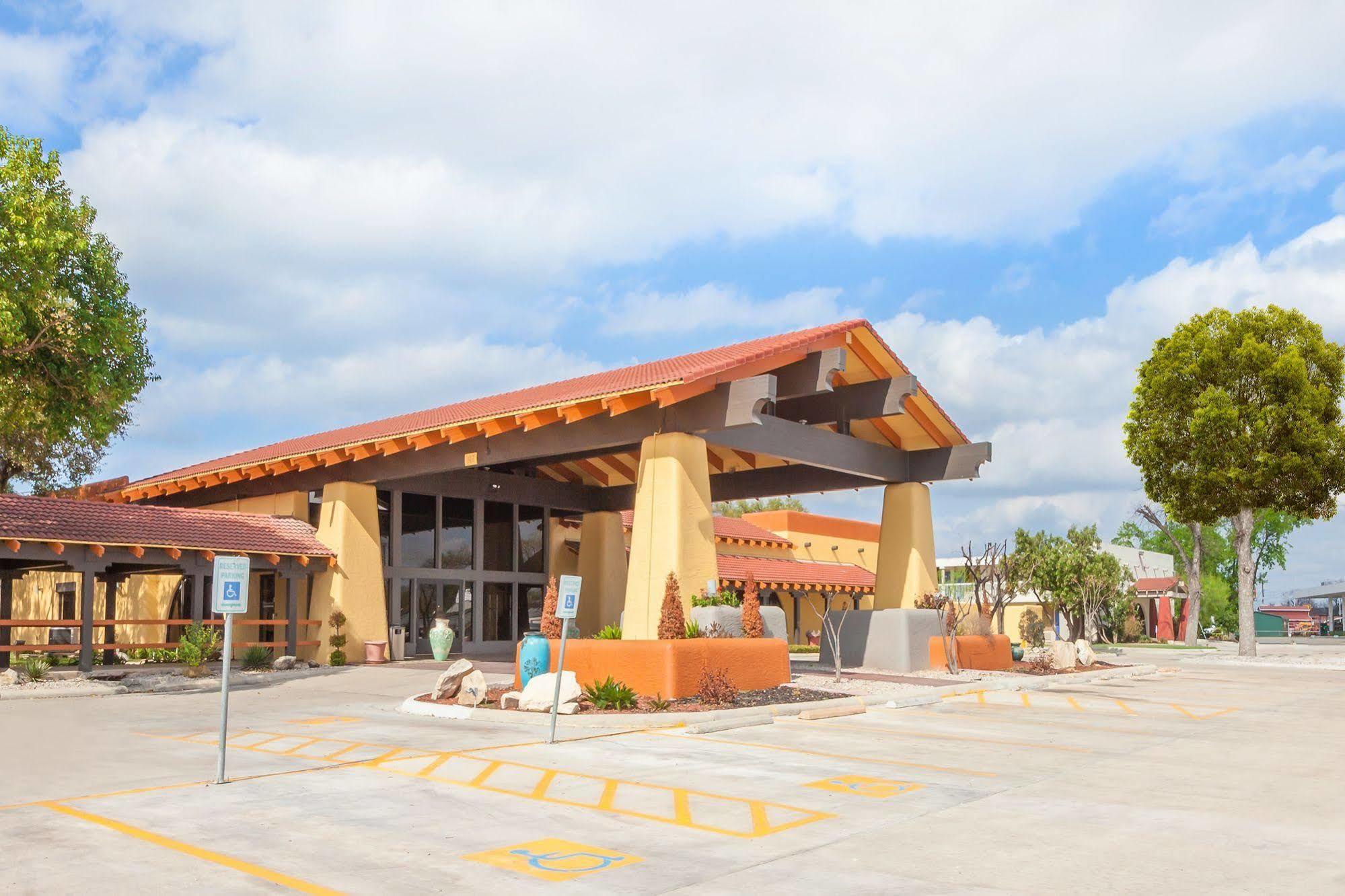 Days Inn By Wyndham Uvalde Luaran gambar