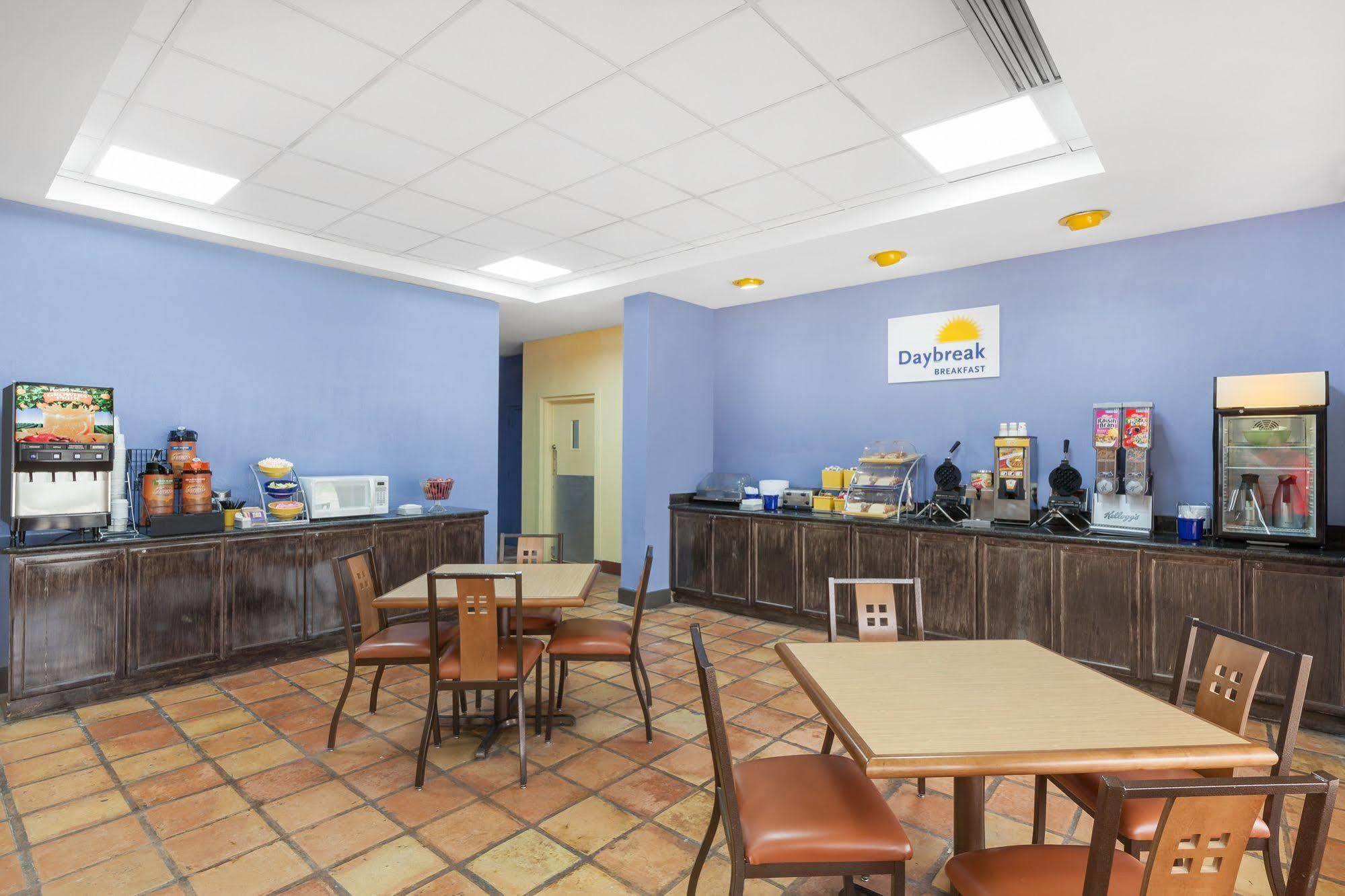 Days Inn By Wyndham Uvalde Luaran gambar